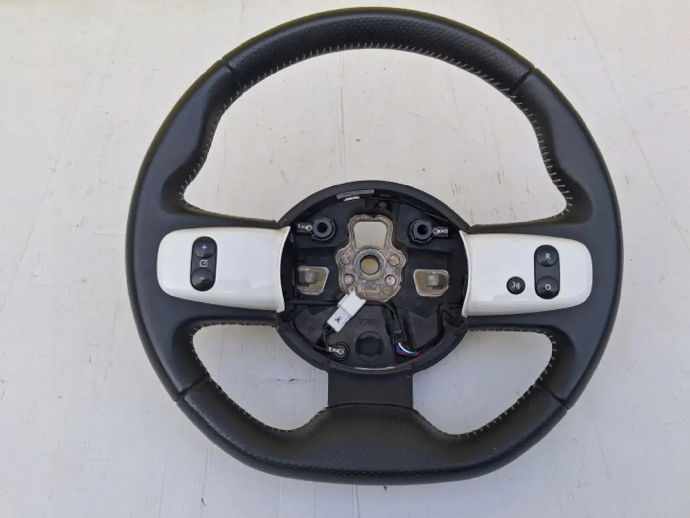 Руль к Renault Twingo 2014