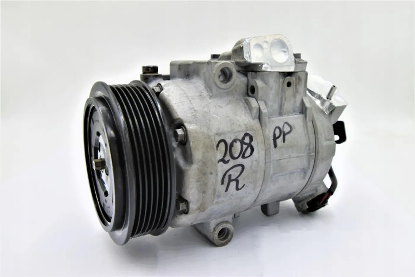Компрессор кондиционера к Audi A2 1999