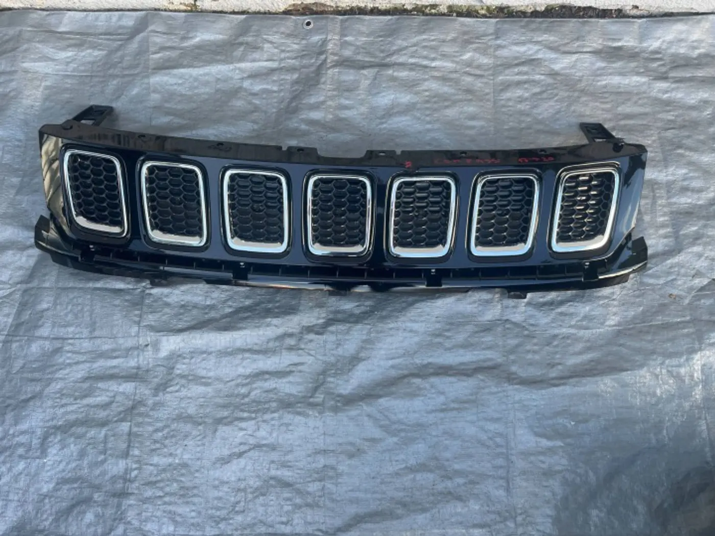 Решетка радиатора к Jeep Compass 2017