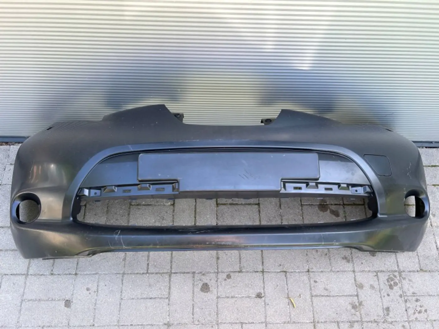 Бампер передний к Nissan Leaf 2010
