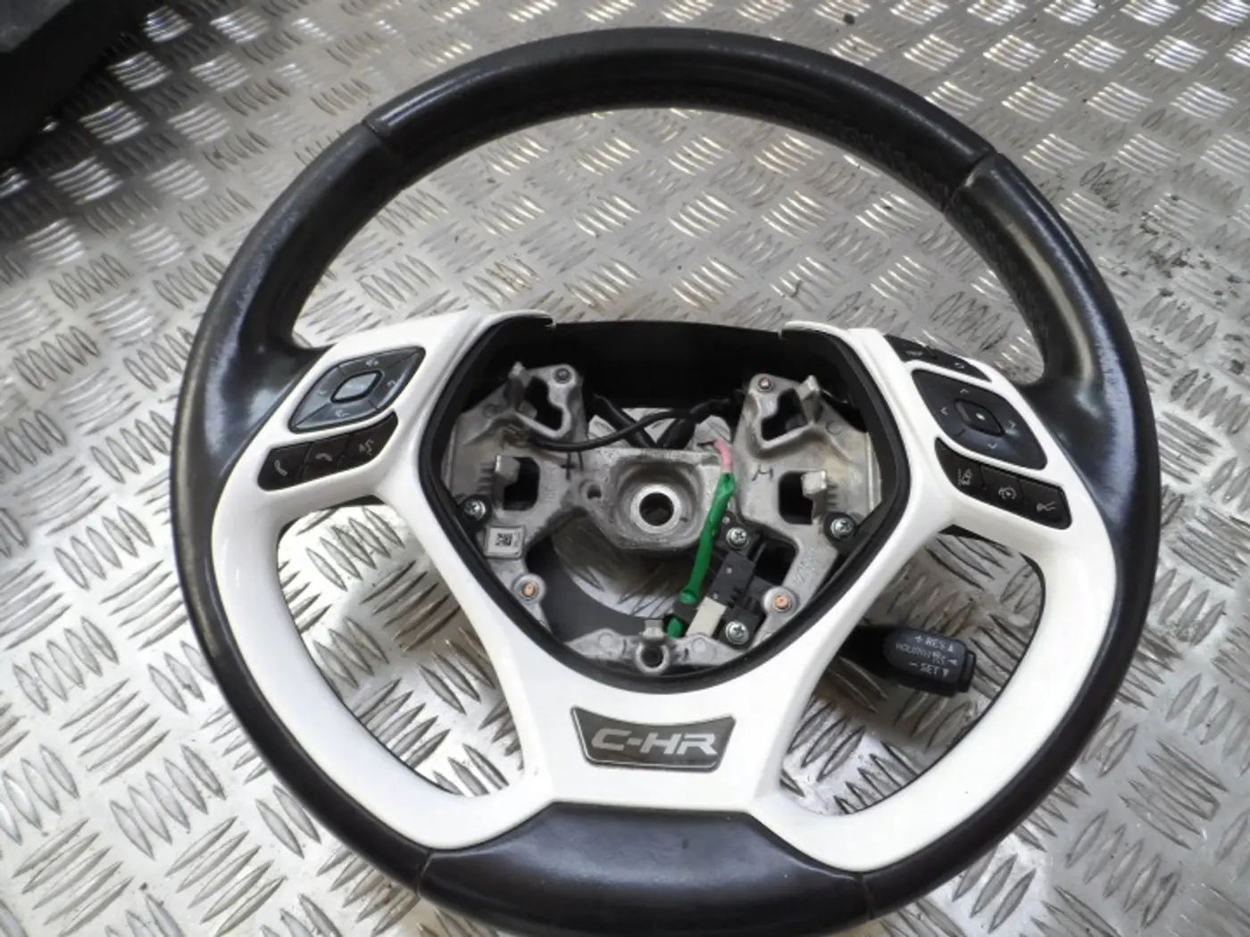 Руль к Toyota C-HR 2019