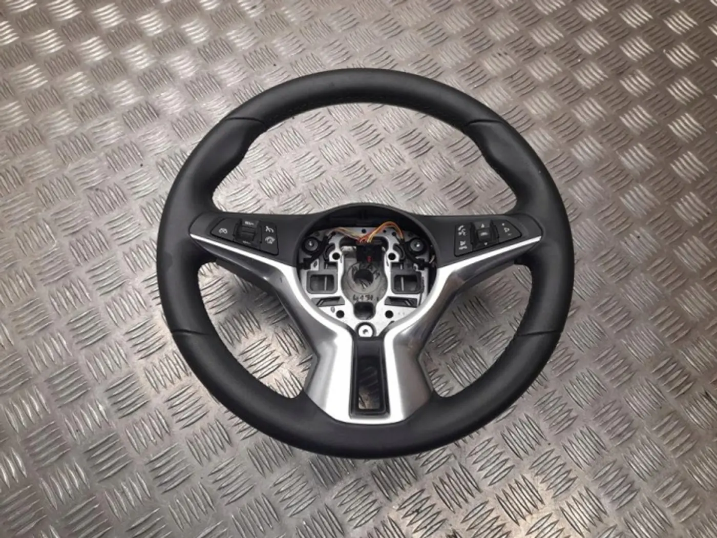 Руль к Opel Adam 2012