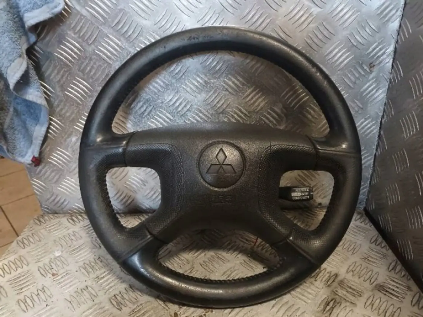 Руль к Mitsubishi Pajero 1999