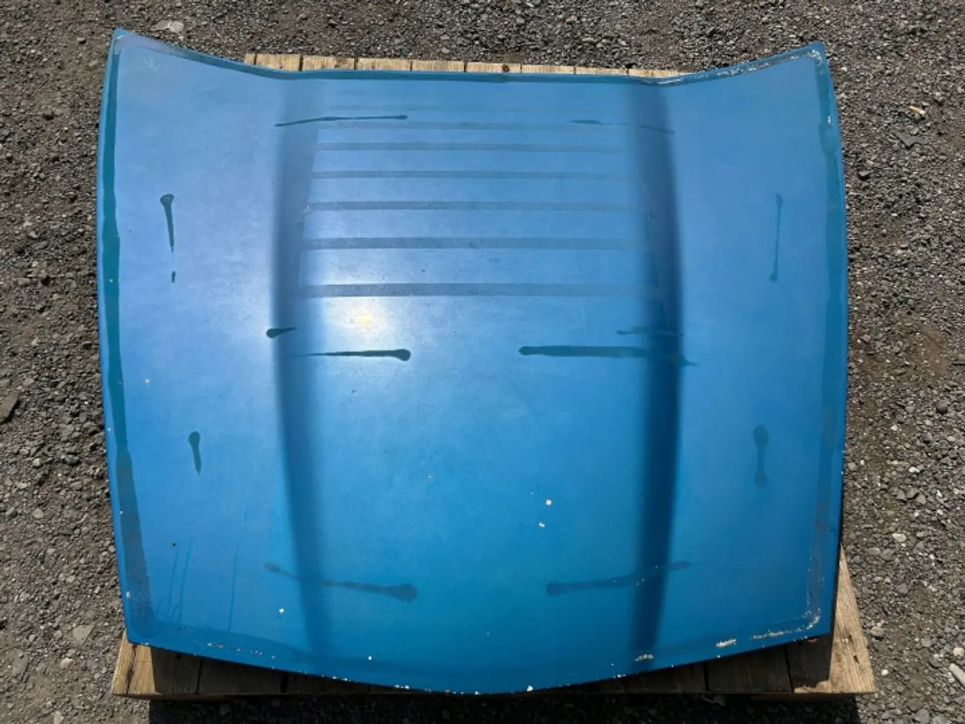 Капот к Chevrolet Corvette 2004