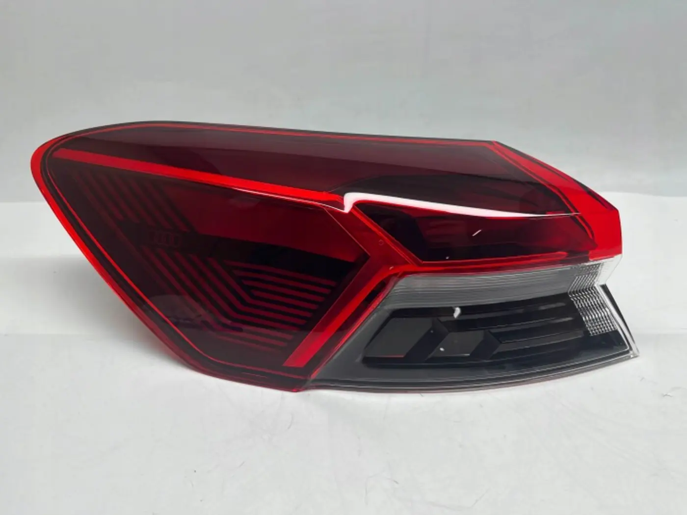 Фонарь задний левый к Audi e-tron 2018
