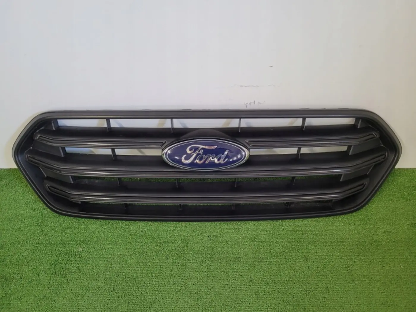 Решетка радиатора к Ford Tourneo Custom 2017