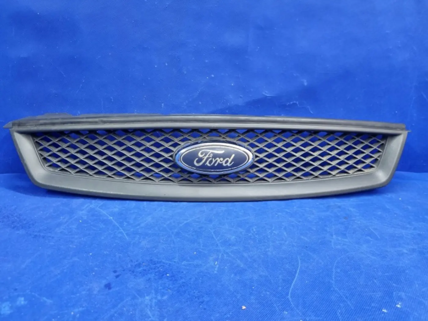 Решетка радиатора к Ford Focus 1998