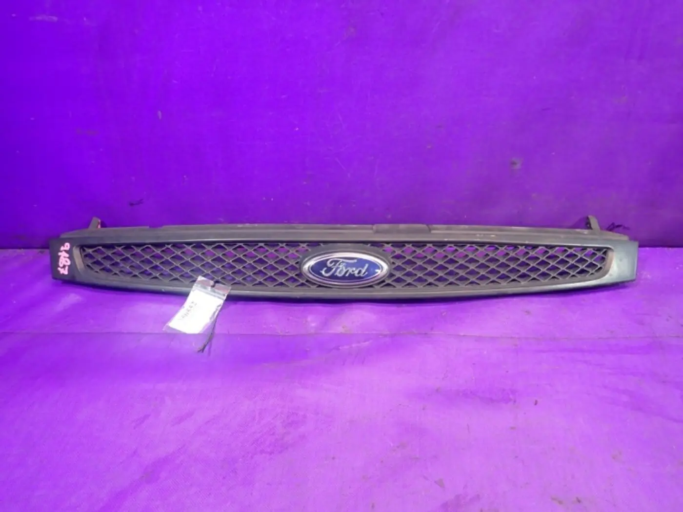 Решетка радиатора к Ford Fiesta 2008