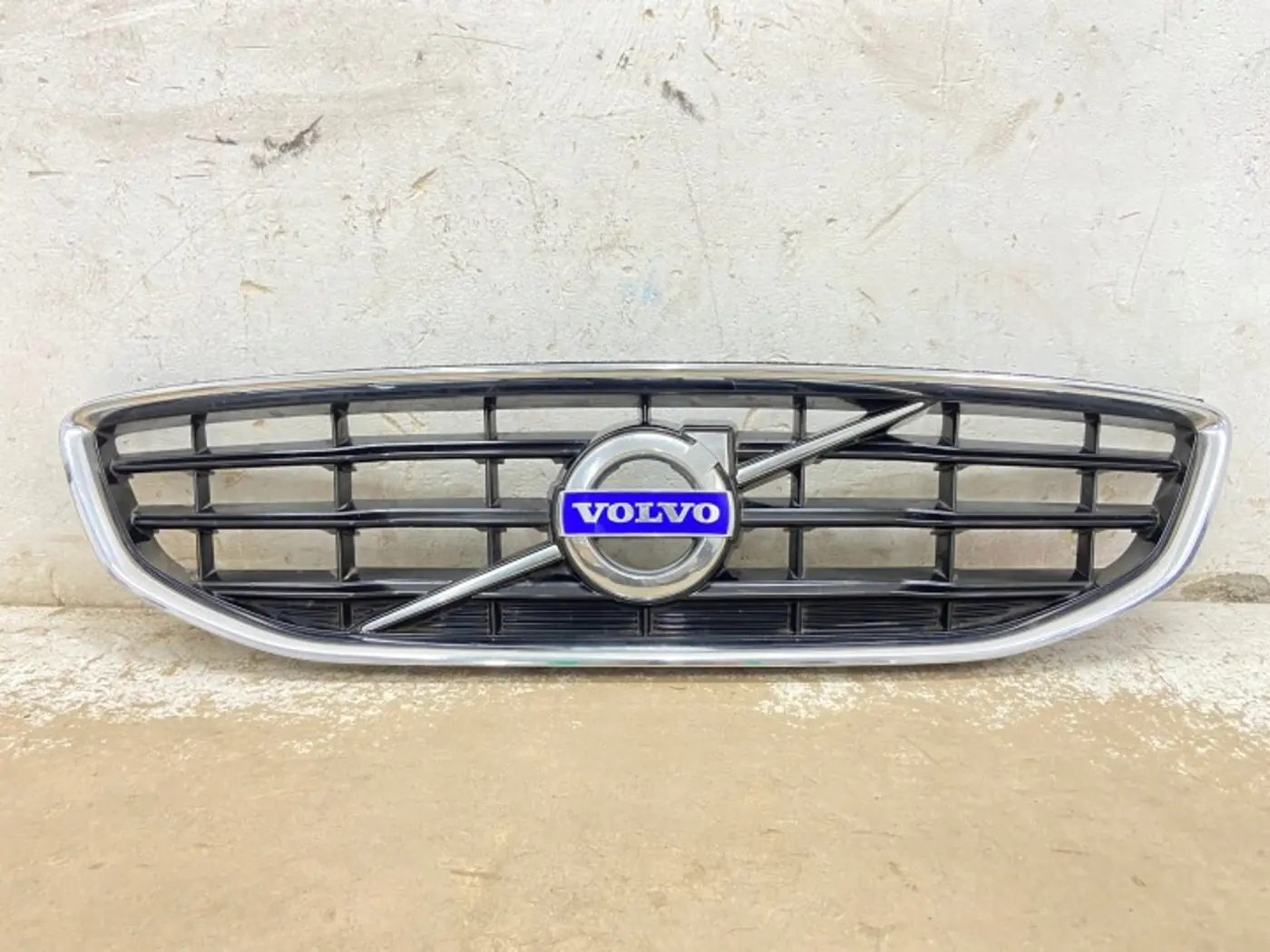Решетка радиатора к Volvo V40 2012
