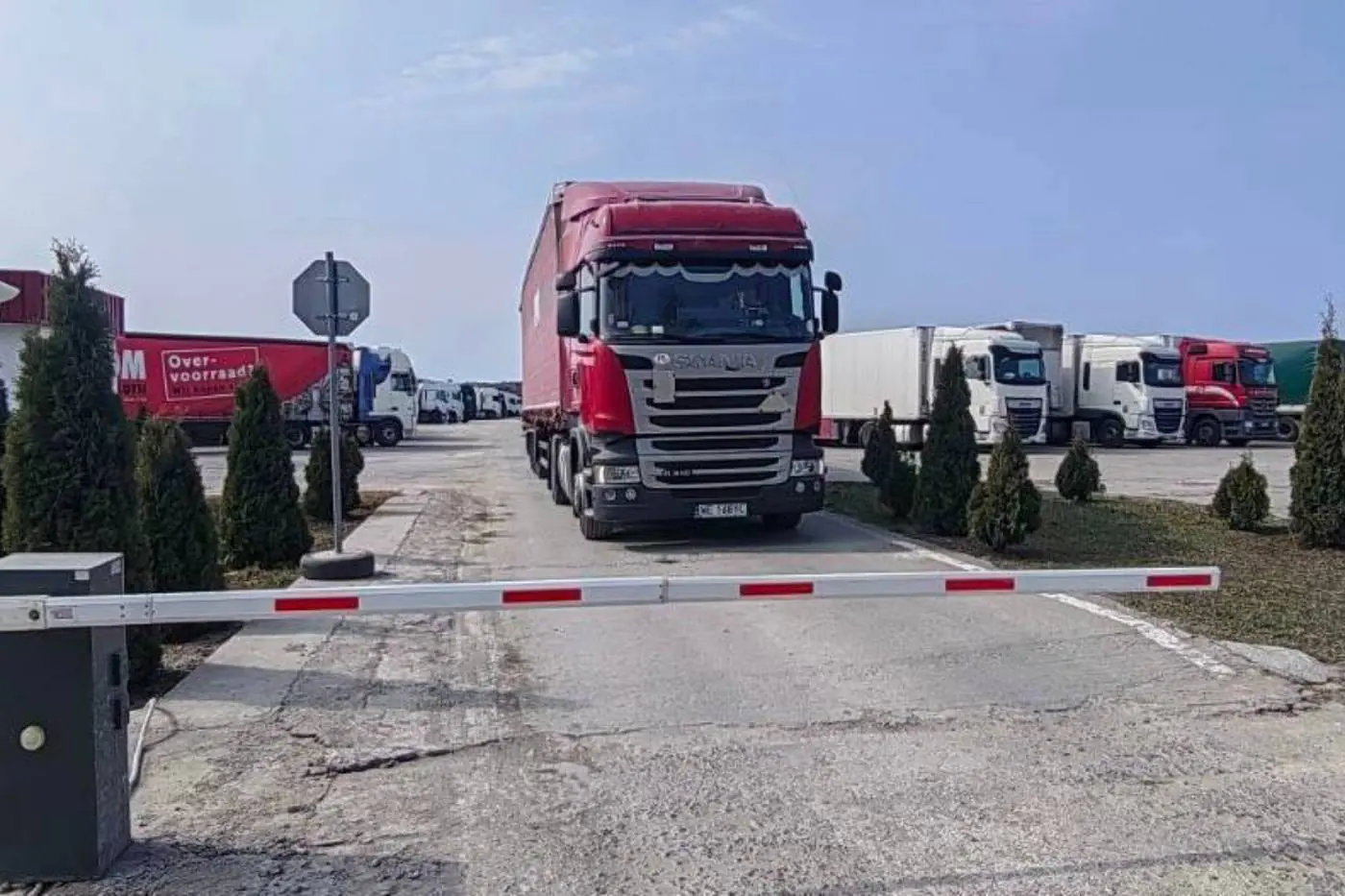 Деньги внесены за тысячу фур: что происходит с литовскими грузовиками на границе