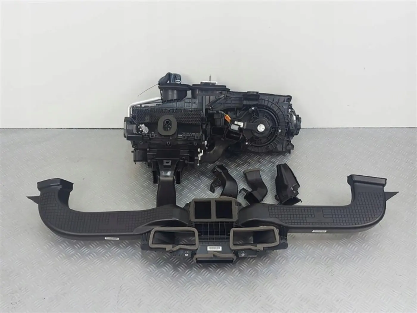 Отопитель в сборе (печка) к Ford Escape 2013