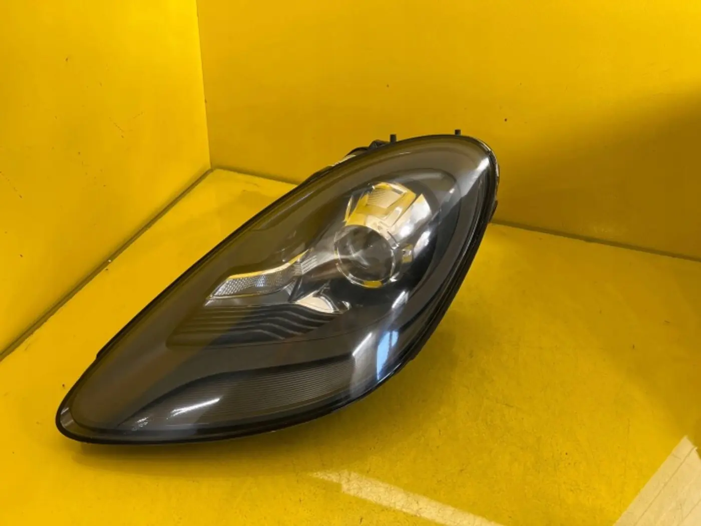 Фара левая к Porsche Cayman 2016