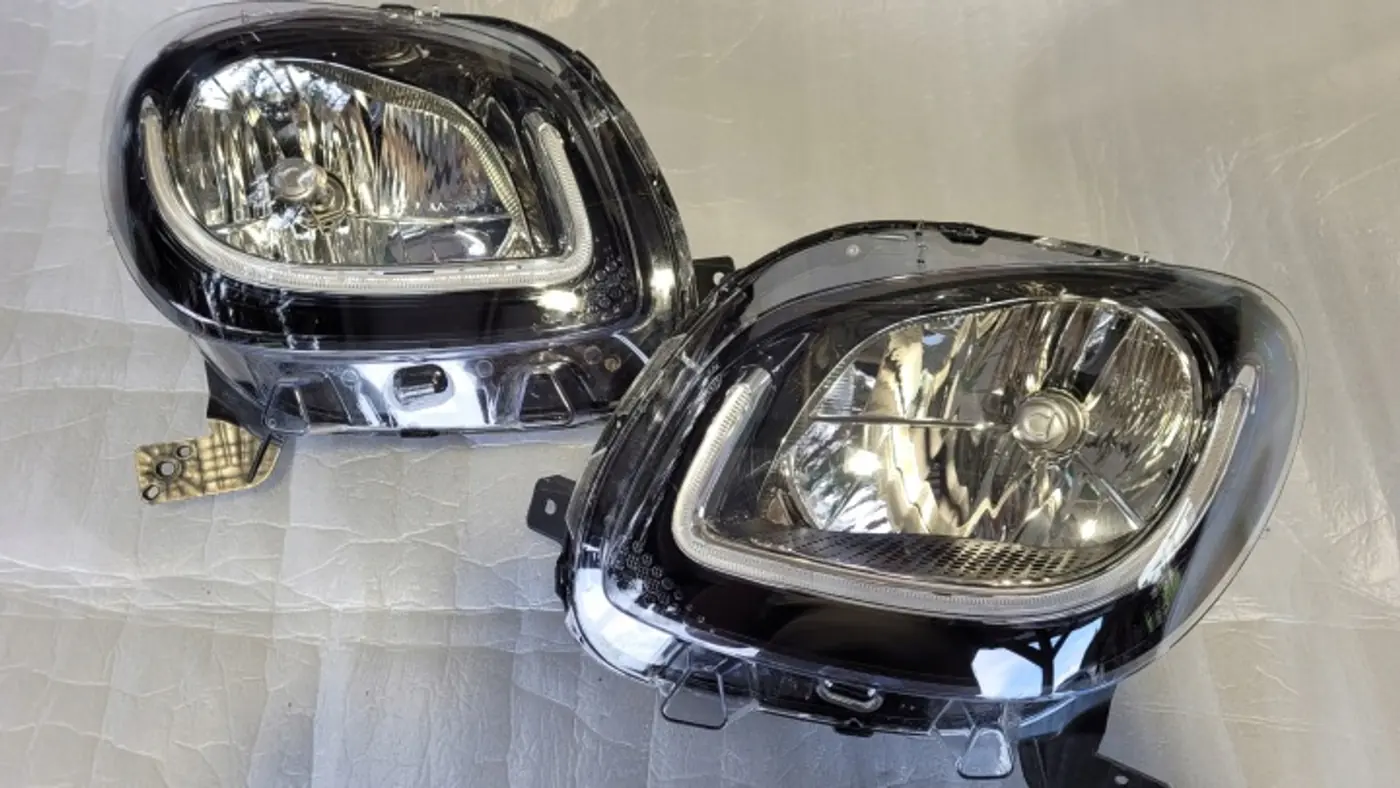 Фара правая к Smart Fortwo 2015