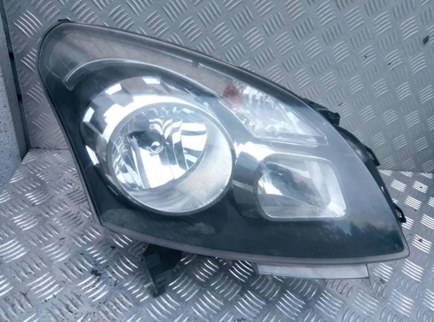 Фара правая к Renault Koleos 2008