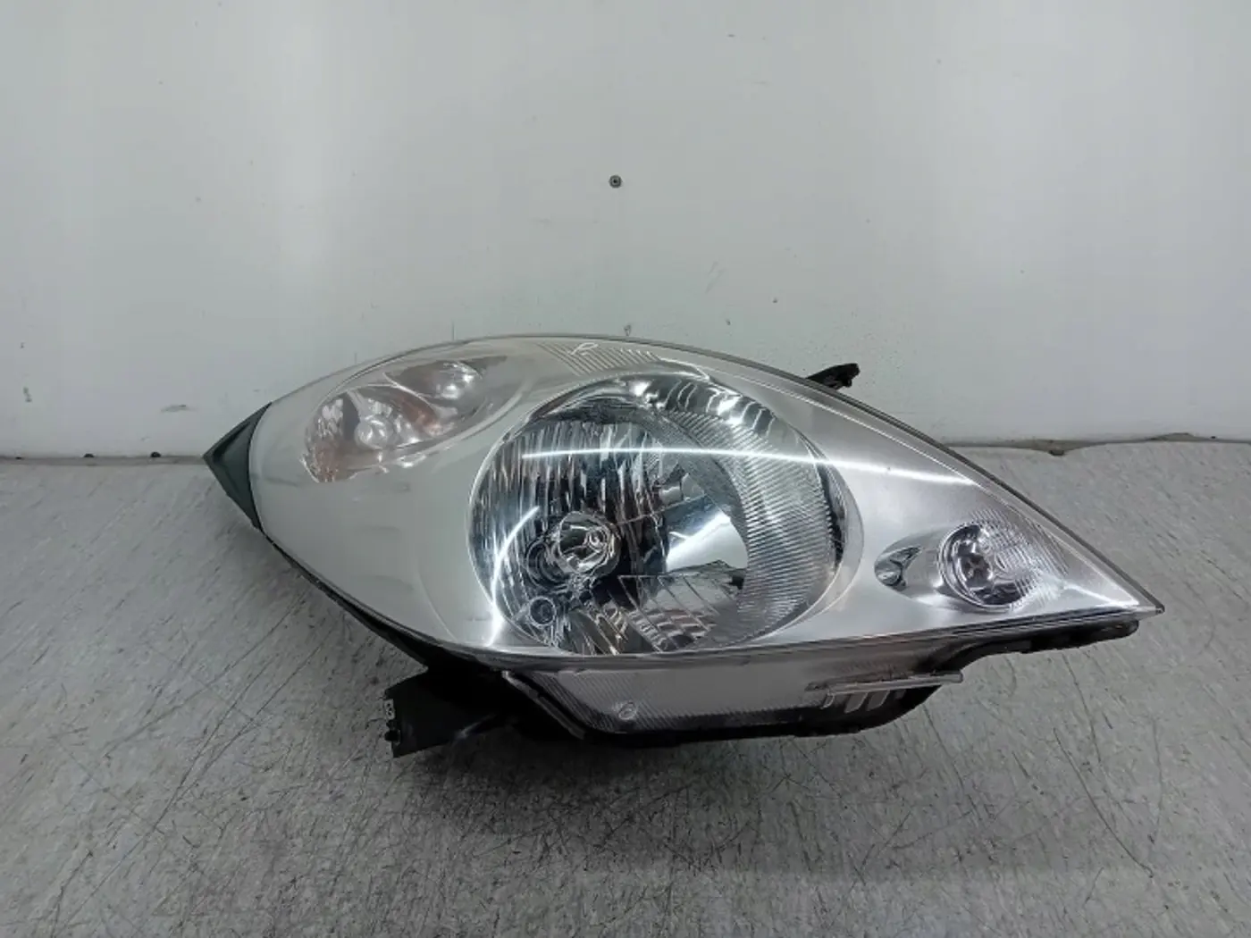 Фара правая к Chevrolet Spark 2005
