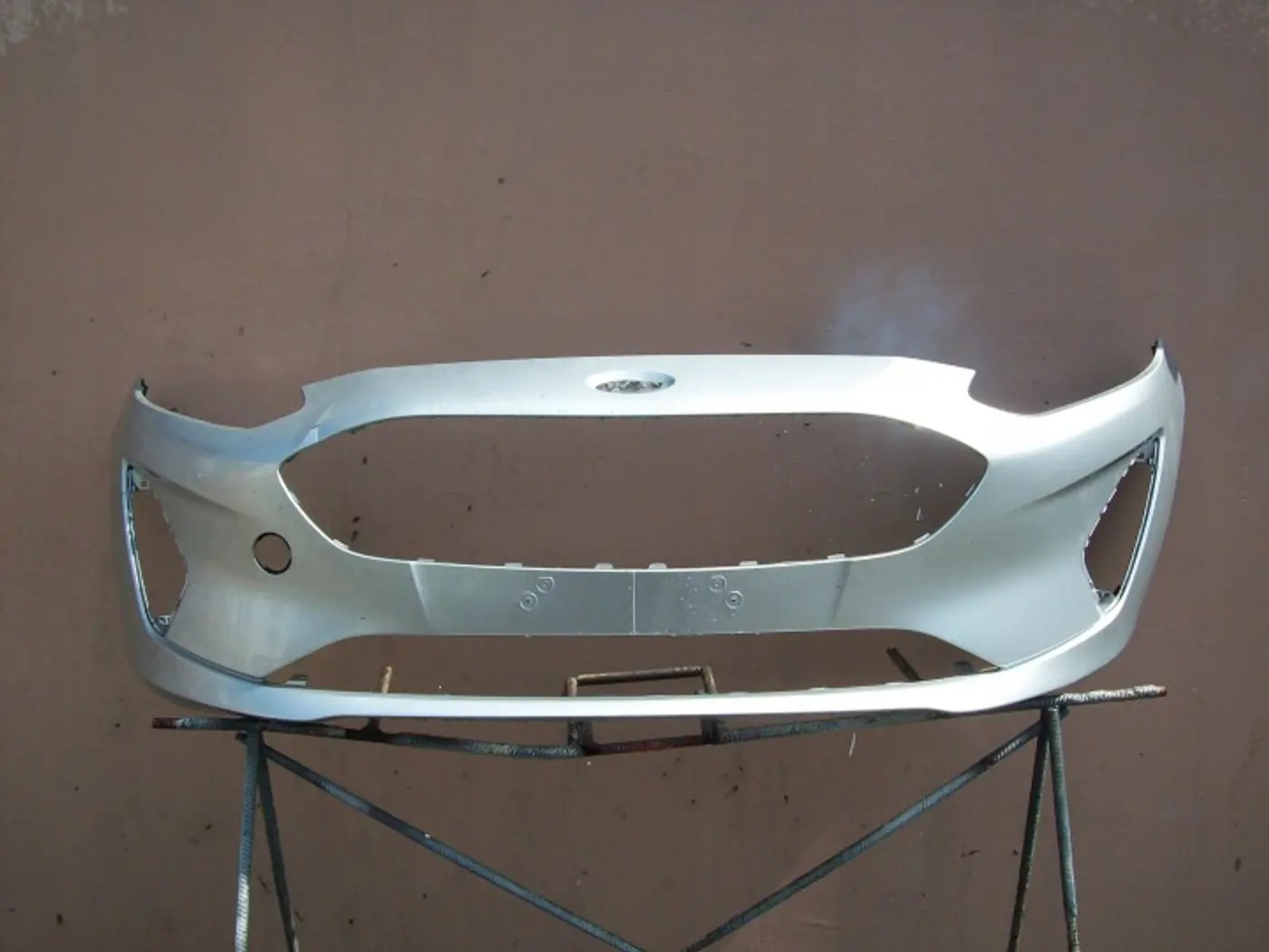 Бампер передний к Ford Fiesta 2001