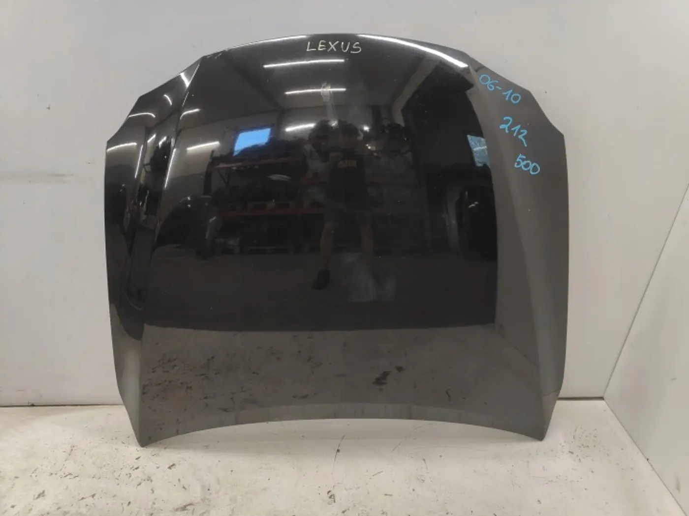 Капот к Lexus IS 2005