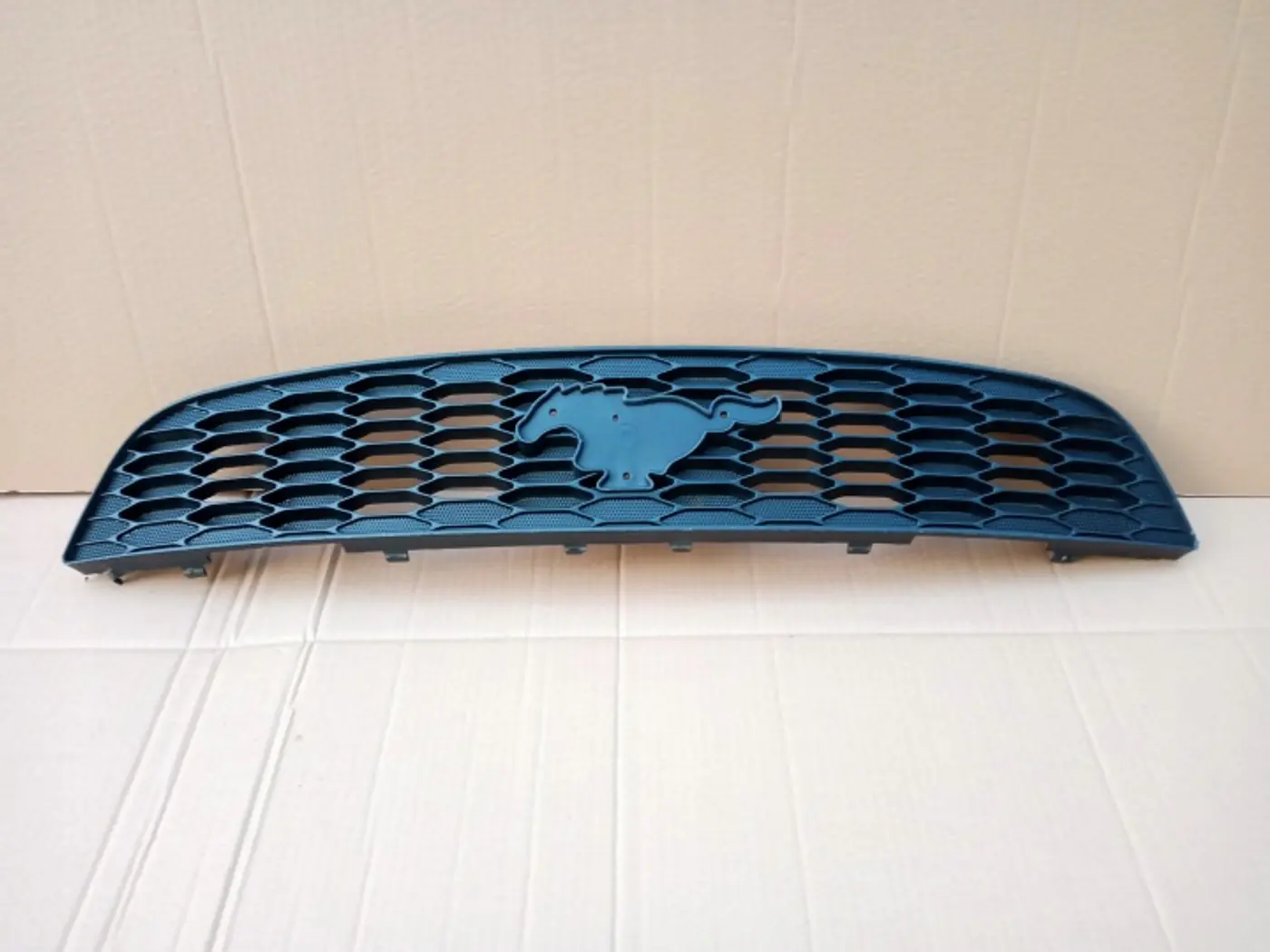 Решетка радиатора к Ford Mustang 2004