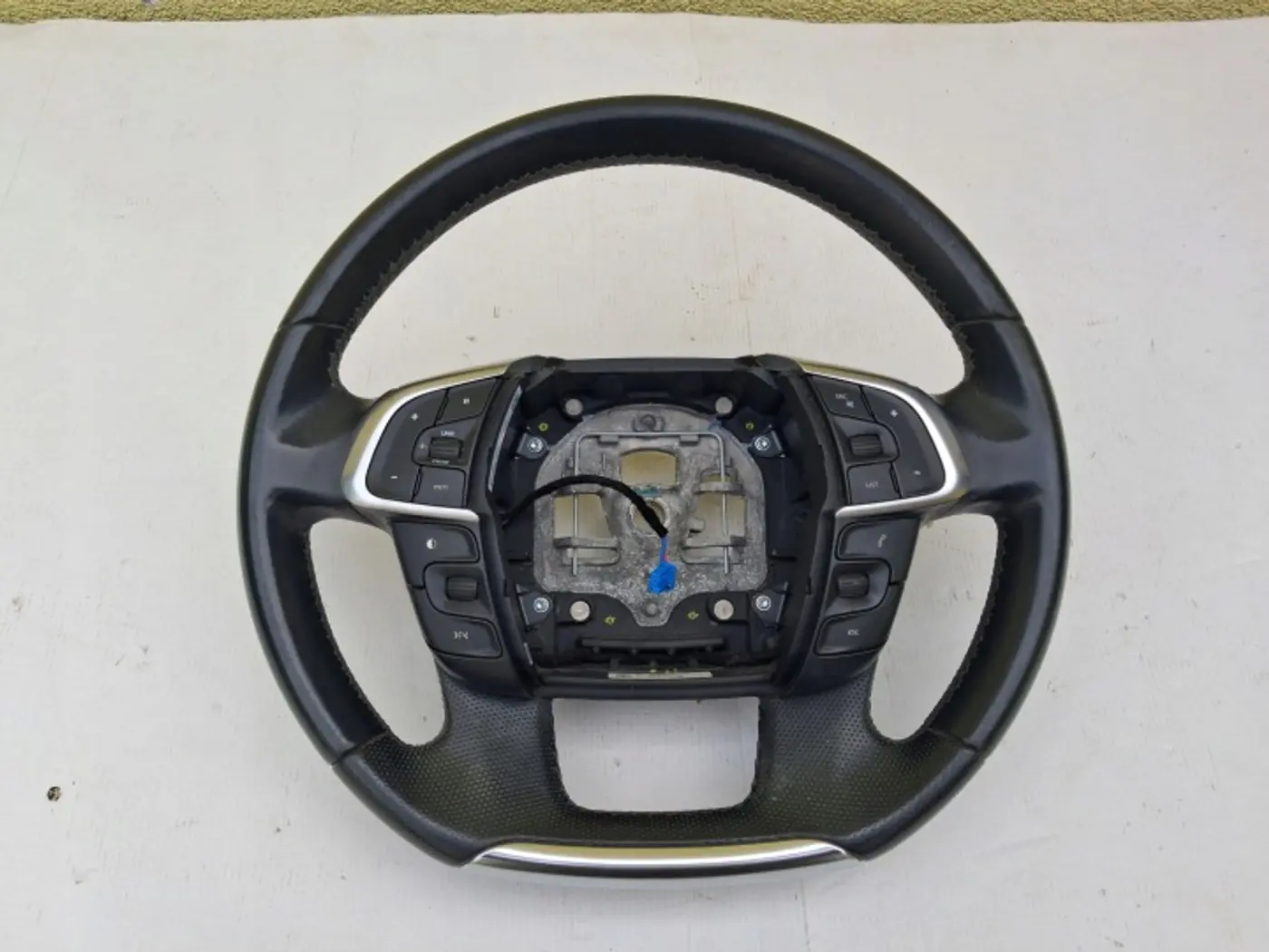 Руль к DS 4 2015