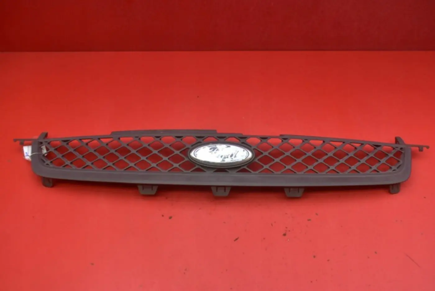 Решетка радиатора к Ford Fiesta 2008