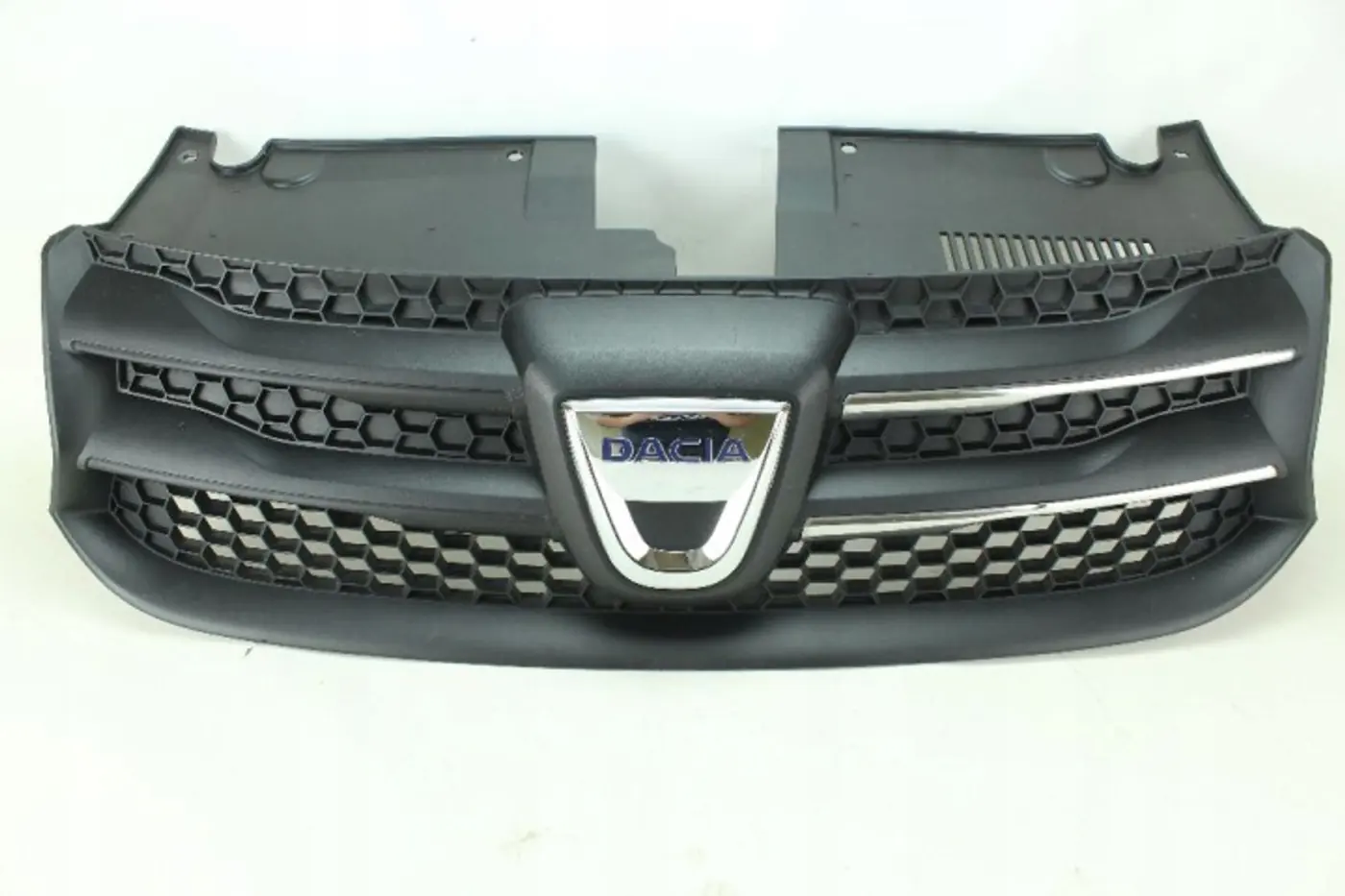 Решетка радиатора к Dacia Logan 2012