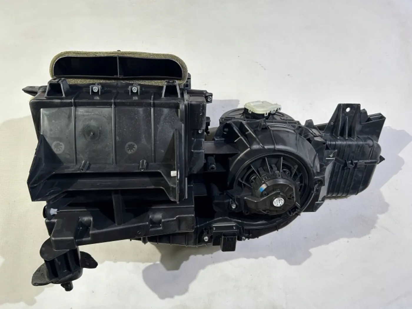 Отопитель в сборе (печка) к Ford Explorer 2010