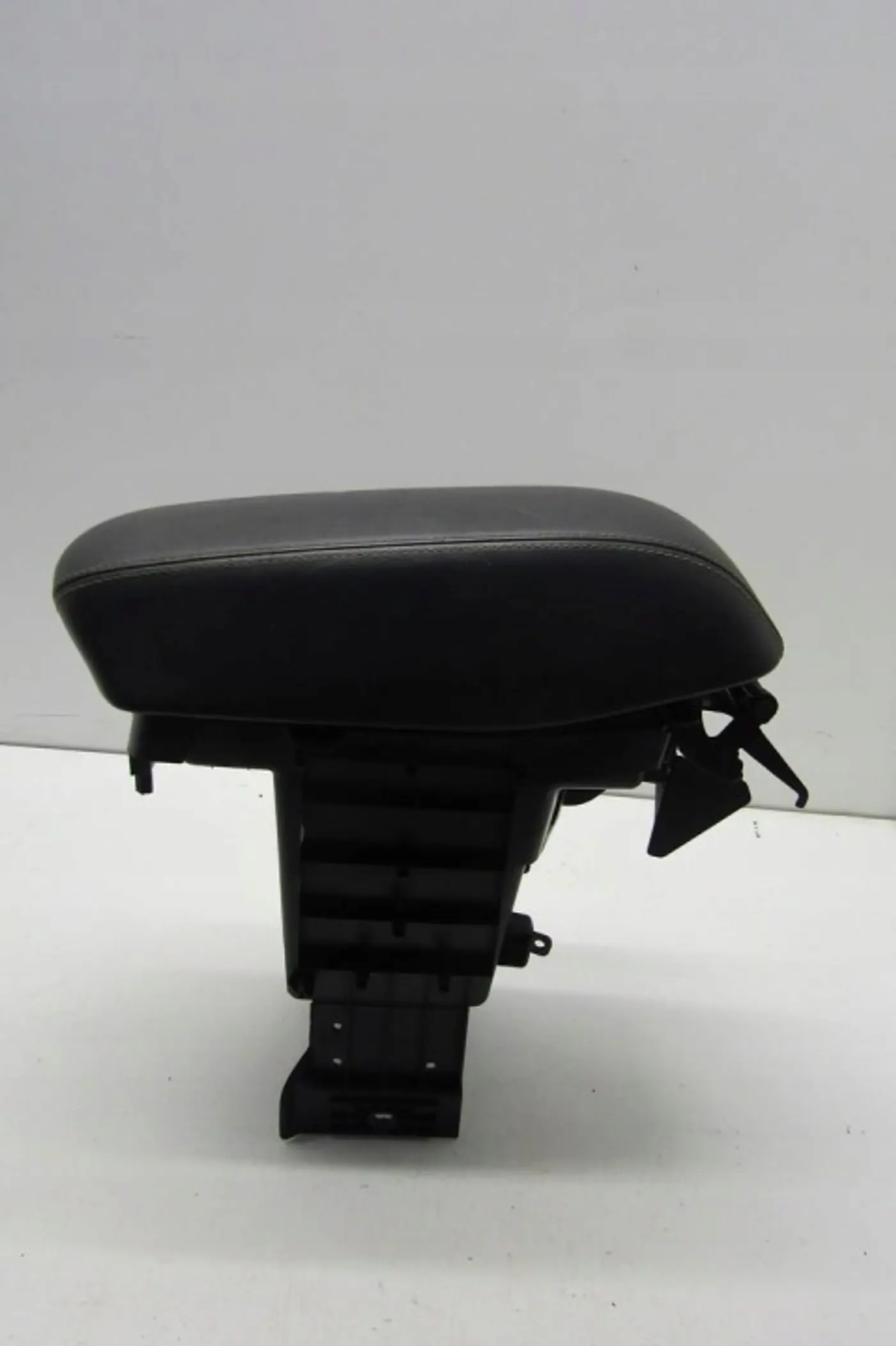 Подлокотник к Jeep Cherokee 2013