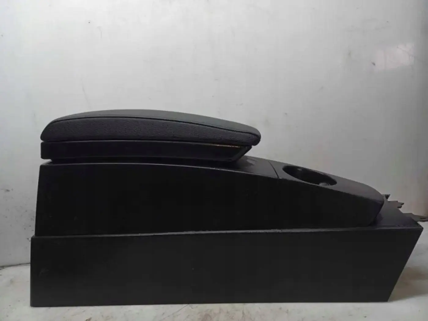 Подлокотник к BMW X3 2003