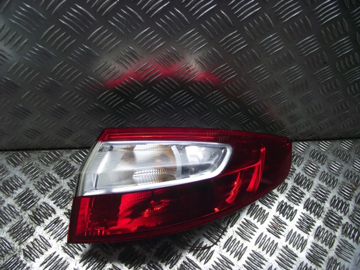 Фонарь задний правый к Renault Fluence 2013