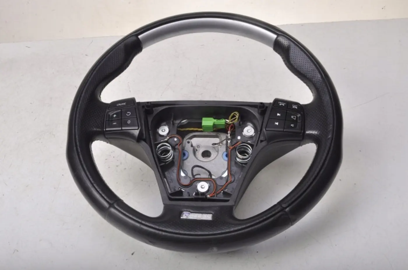 Руль к Volvo V40 2012