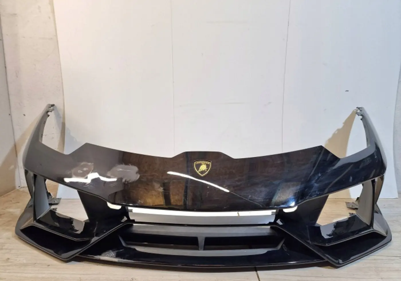 Бампер передний к Lamborghini Huracan 2014
