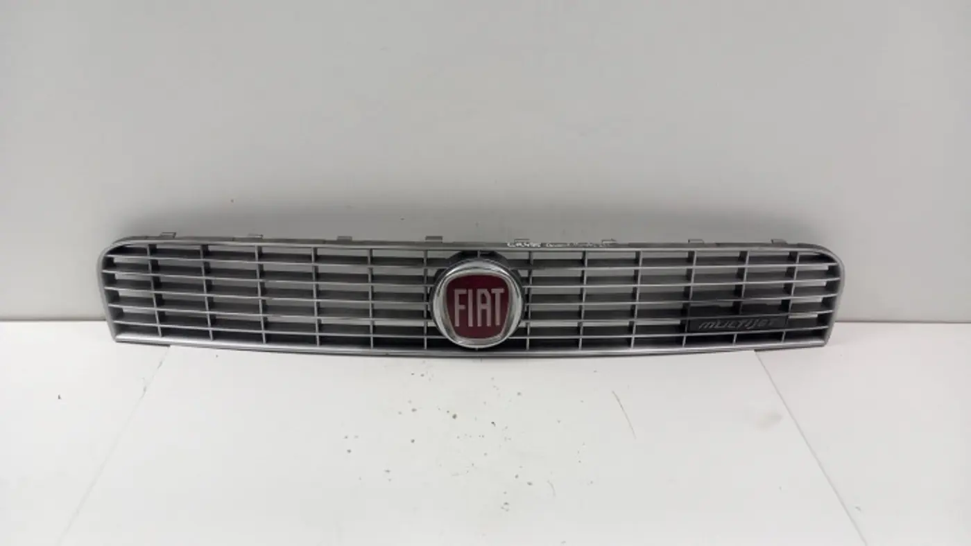 Решетка радиатора к Fiat Punto 2005
