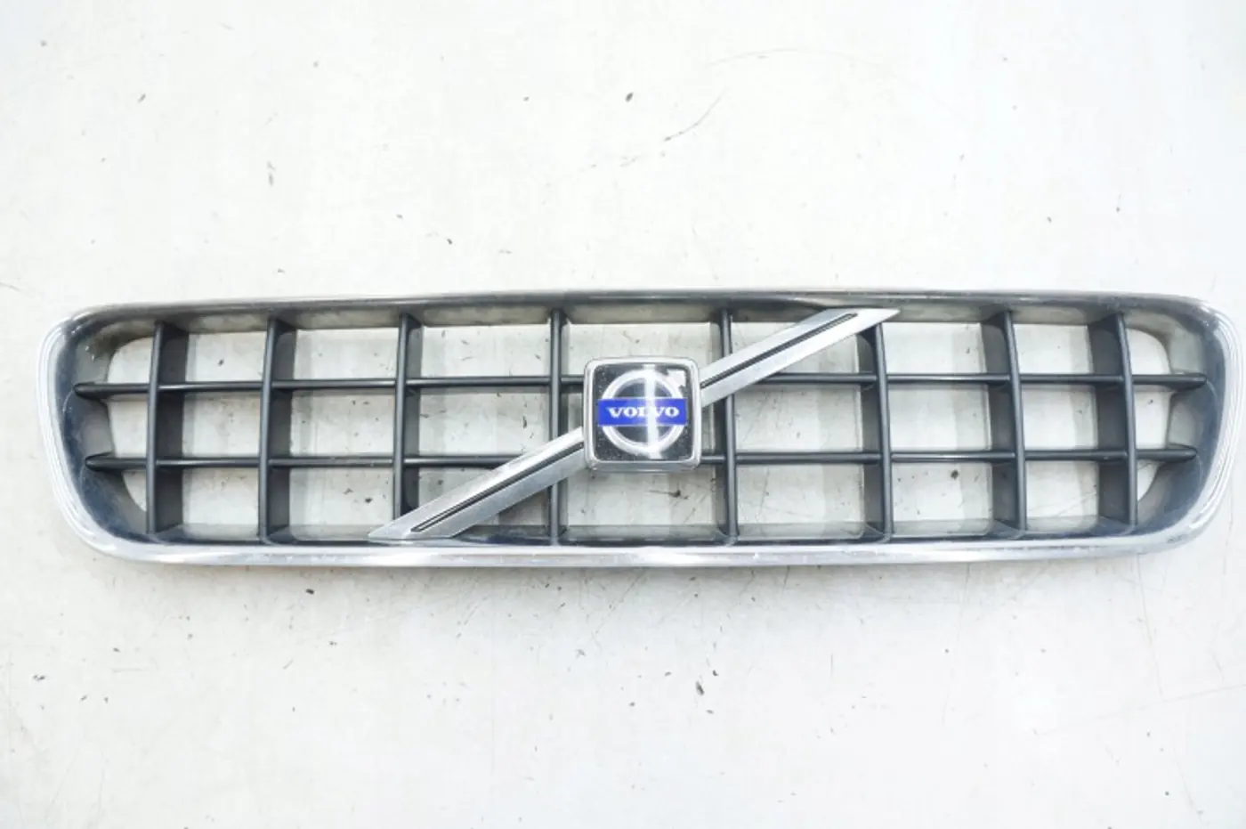 Решетка радиатора к Volvo C70 2005