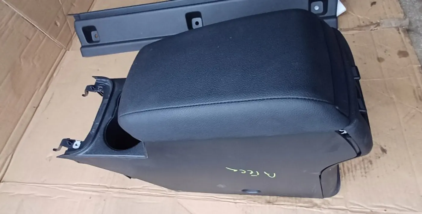Подлокотник к SEAT Ateca 2016