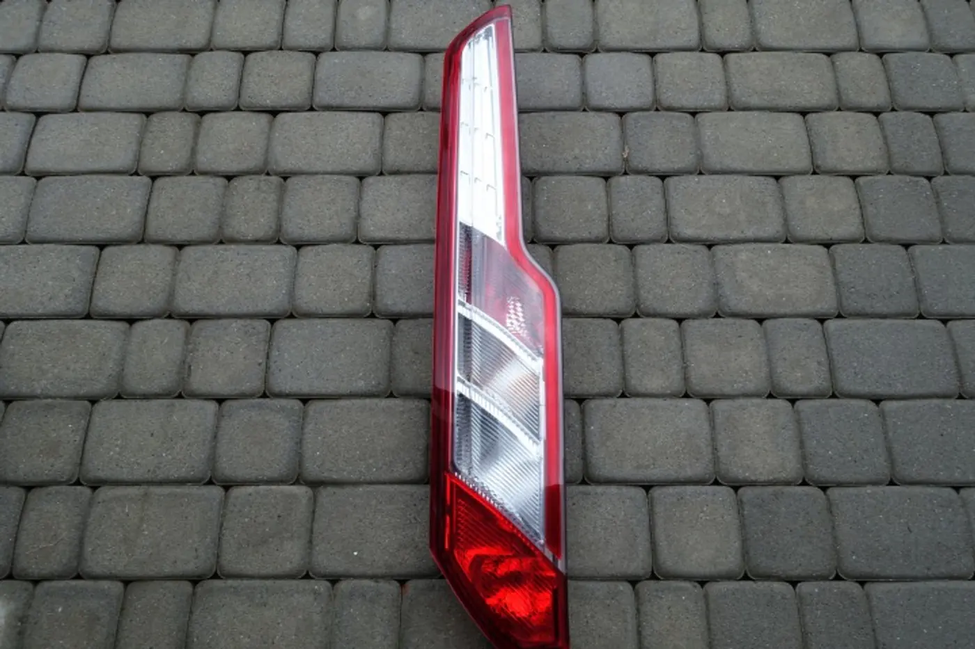 Фонарь задний левый к Ford Transit Custom 2012