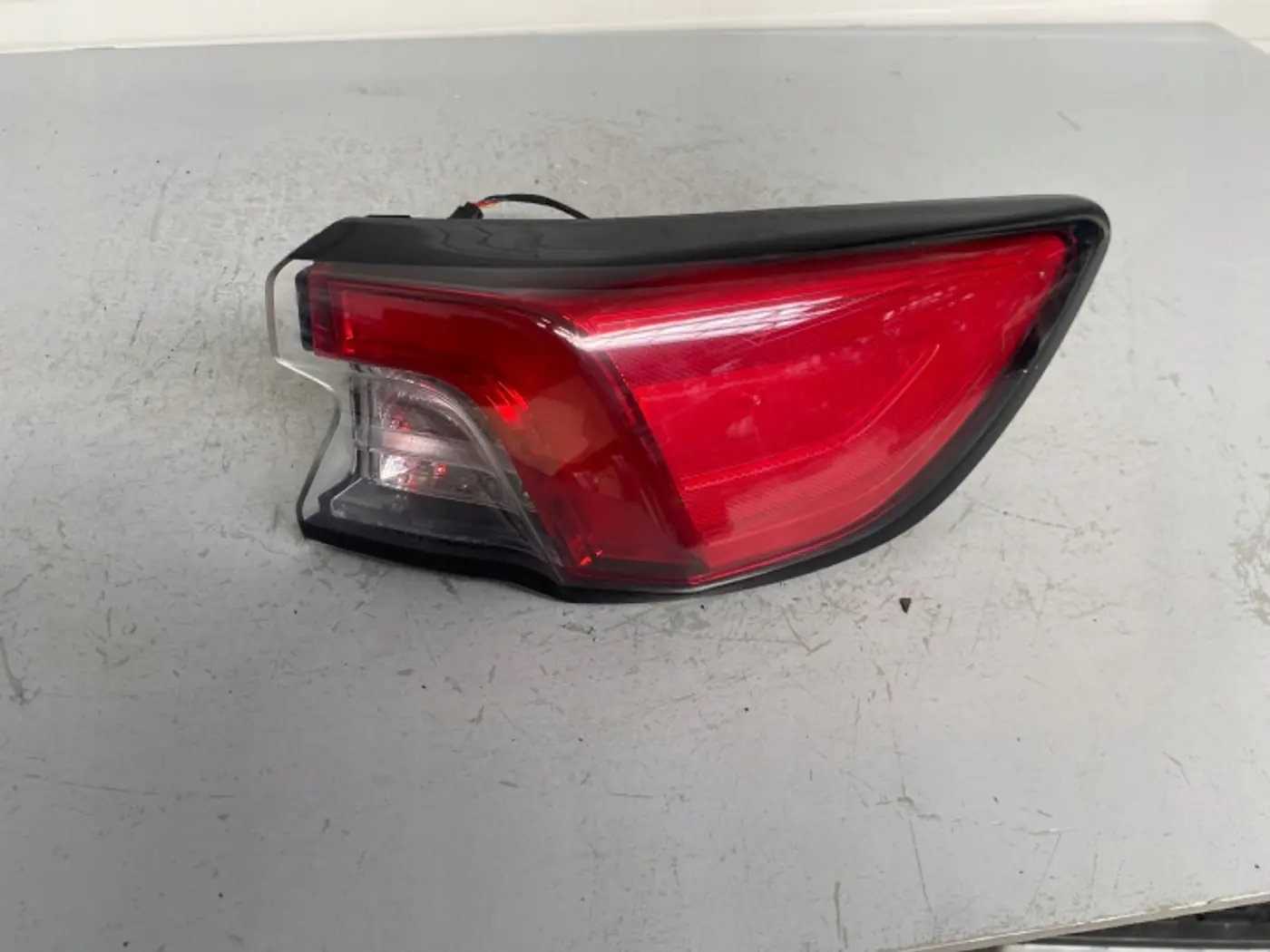 Фонарь задний правый к Ford Kuga 2019