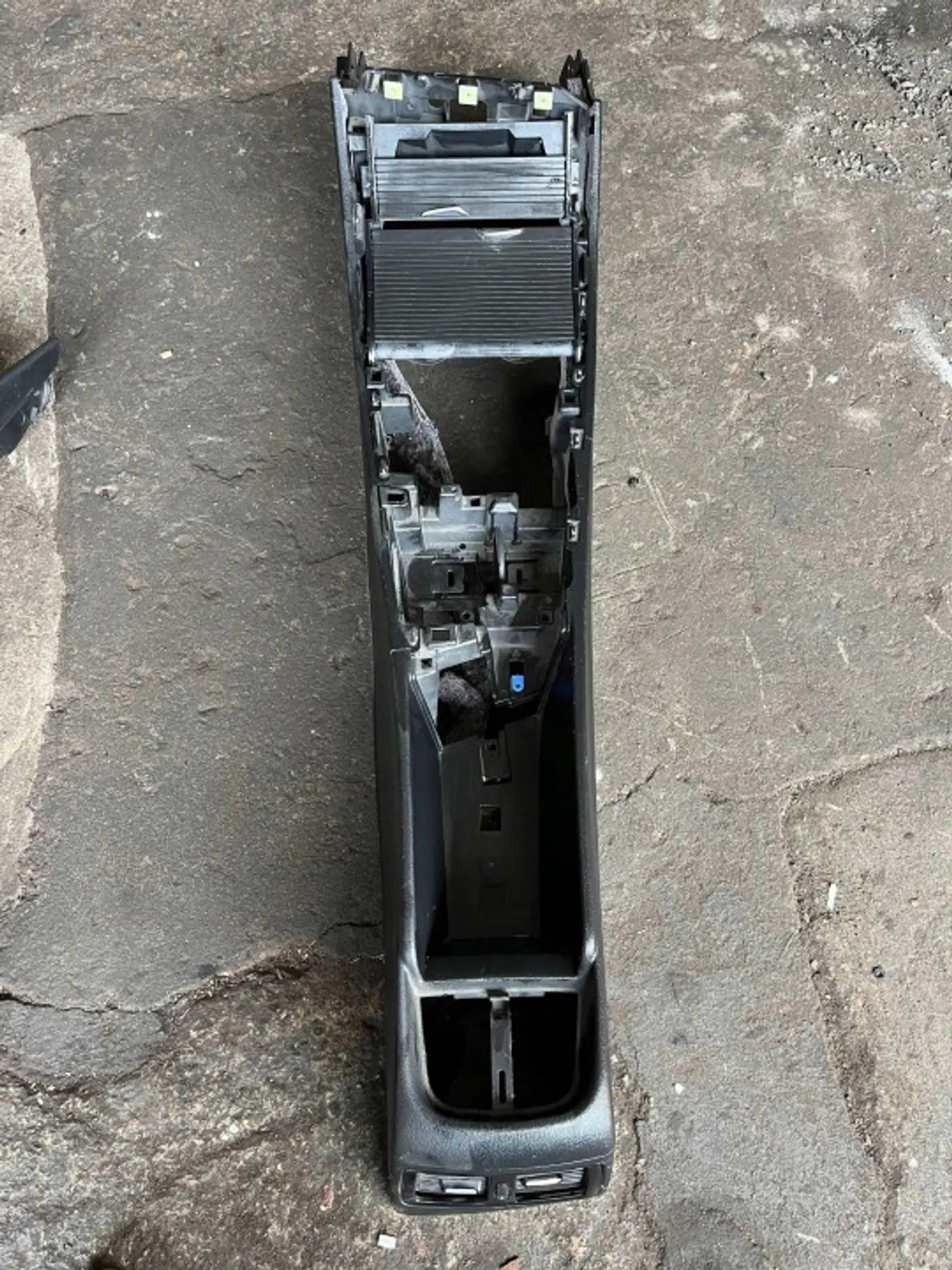 Подлокотник к BMW X1 2015