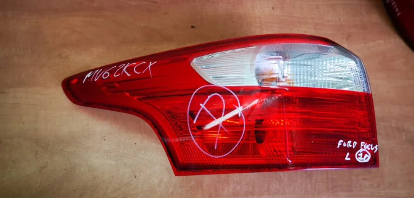 Фонарь задний левый к Ford Focus 2011