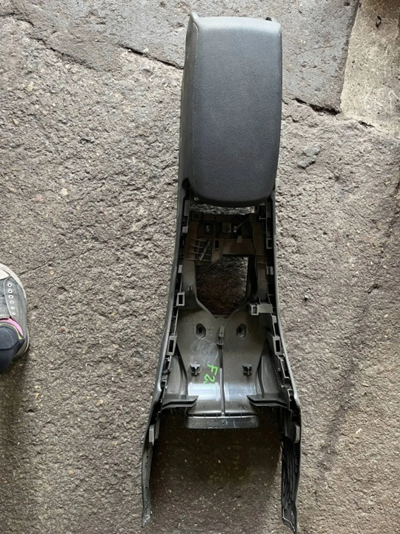 Подлокотник к BMW X3 2010