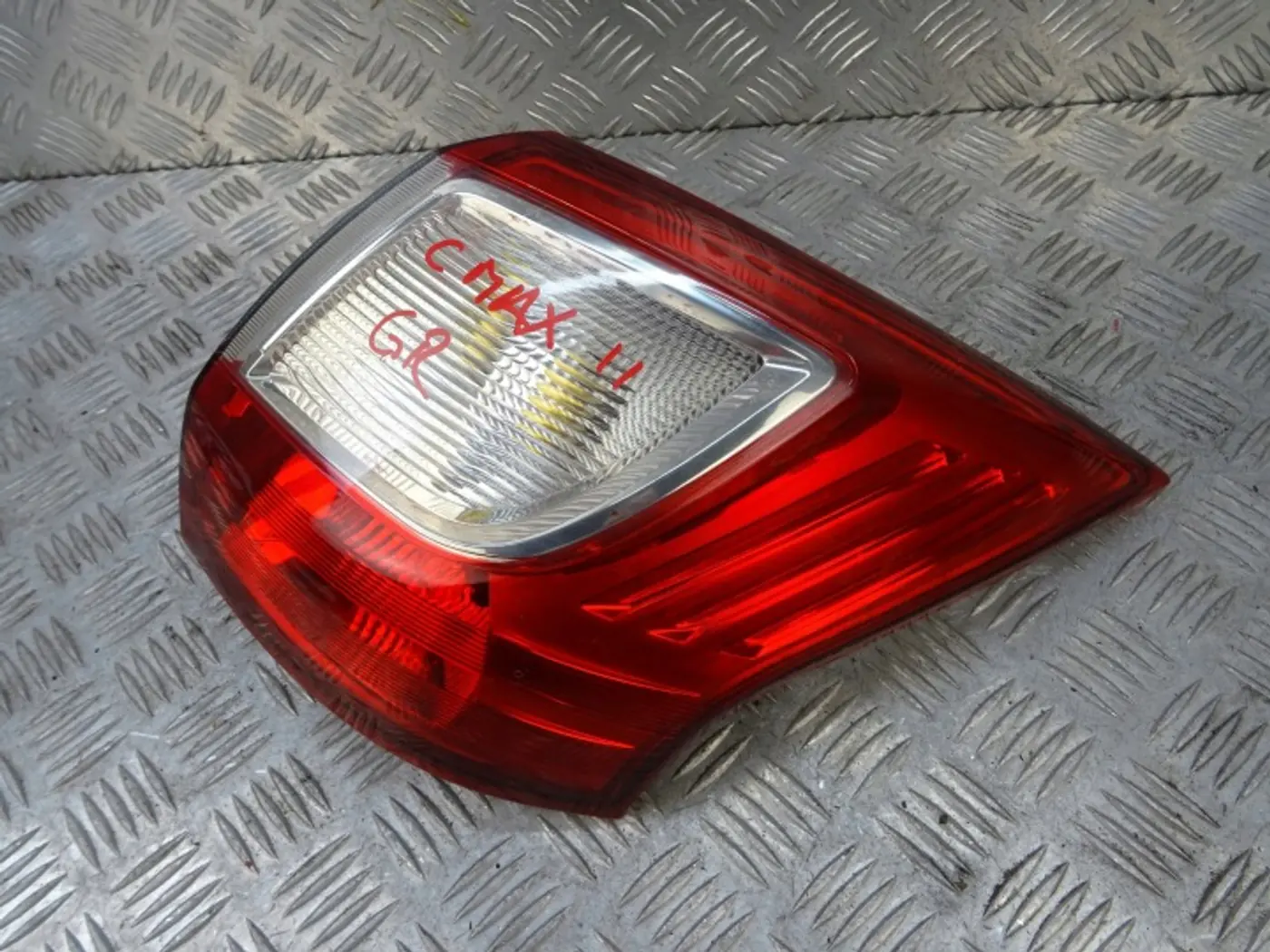 Фонарь задний правый к Ford C-MAX 2010