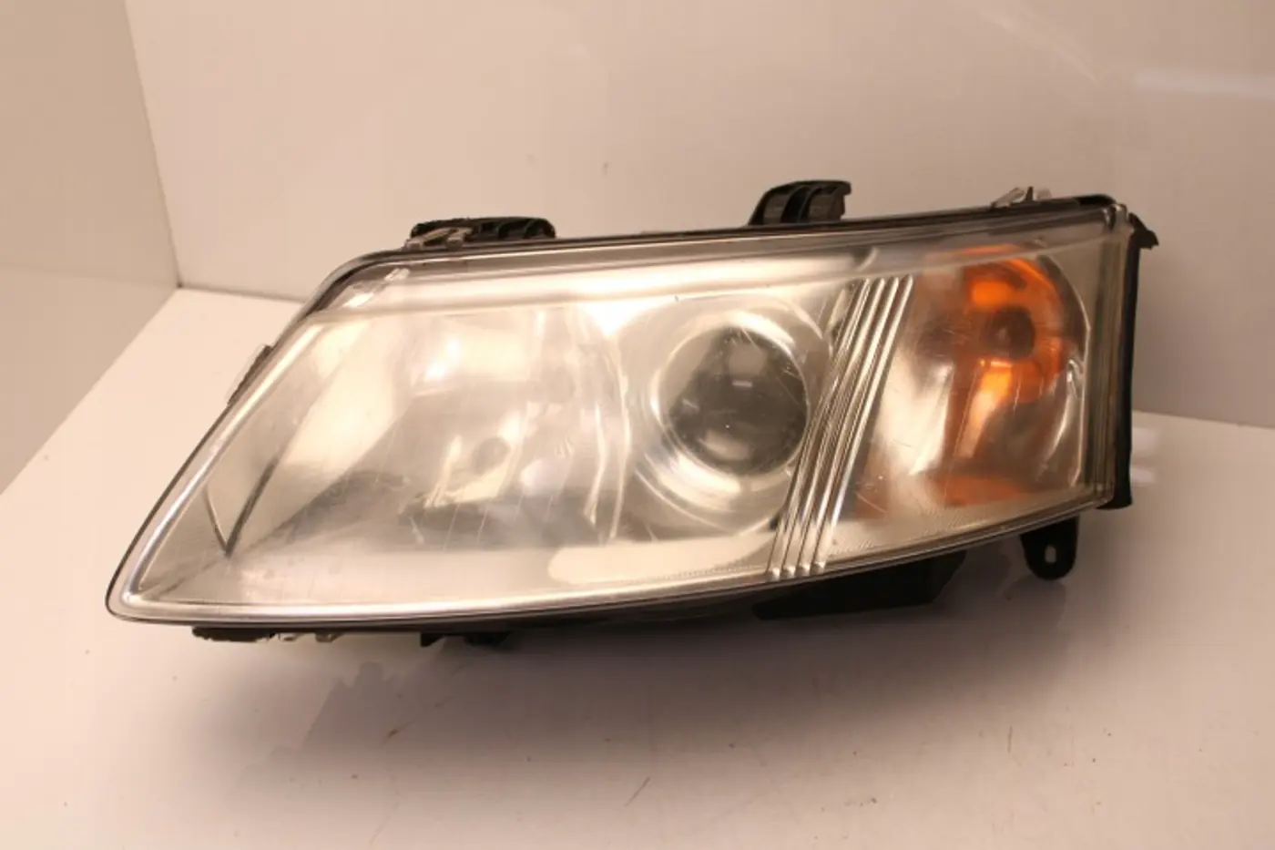 Фара левая к Saab 9-3 2002