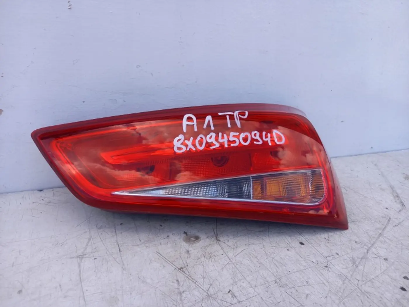 Фонарь задний правый к Audi A1 2010