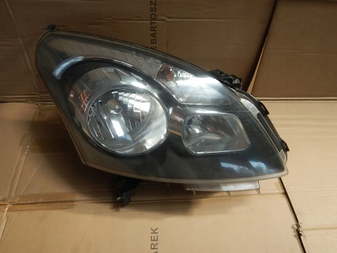 Фара правая к Renault Koleos 2008