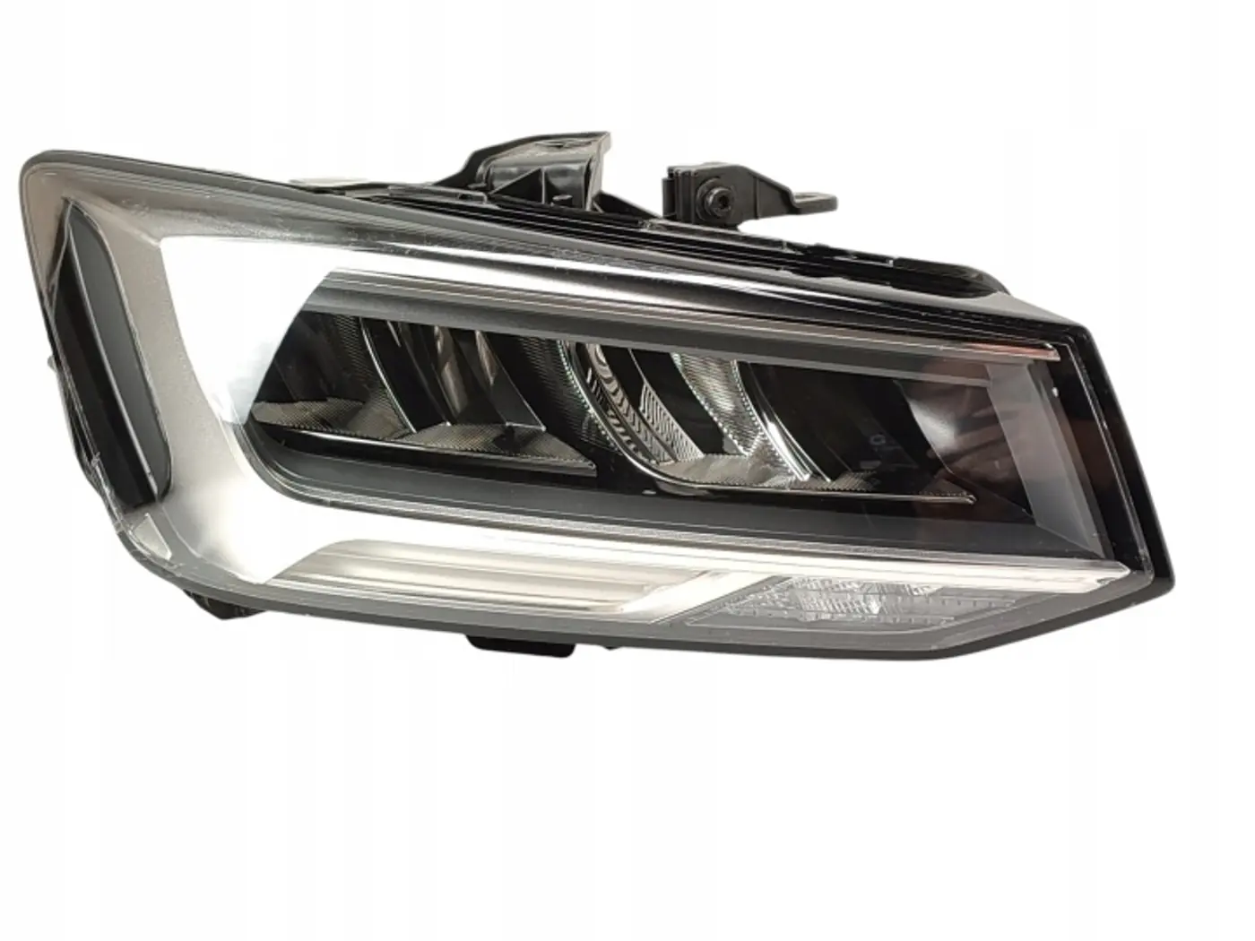 Фара правая к Audi Q2 2020