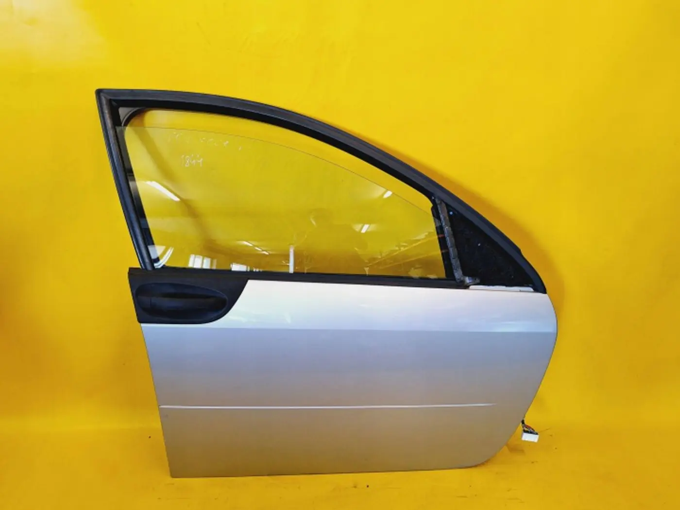 Дверь передняя правая к Smart Forfour 2004