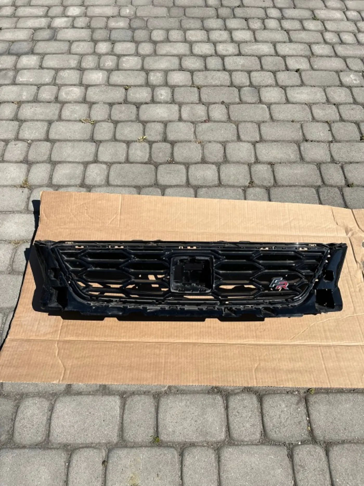 Решетка радиатора к SEAT Ateca 2016