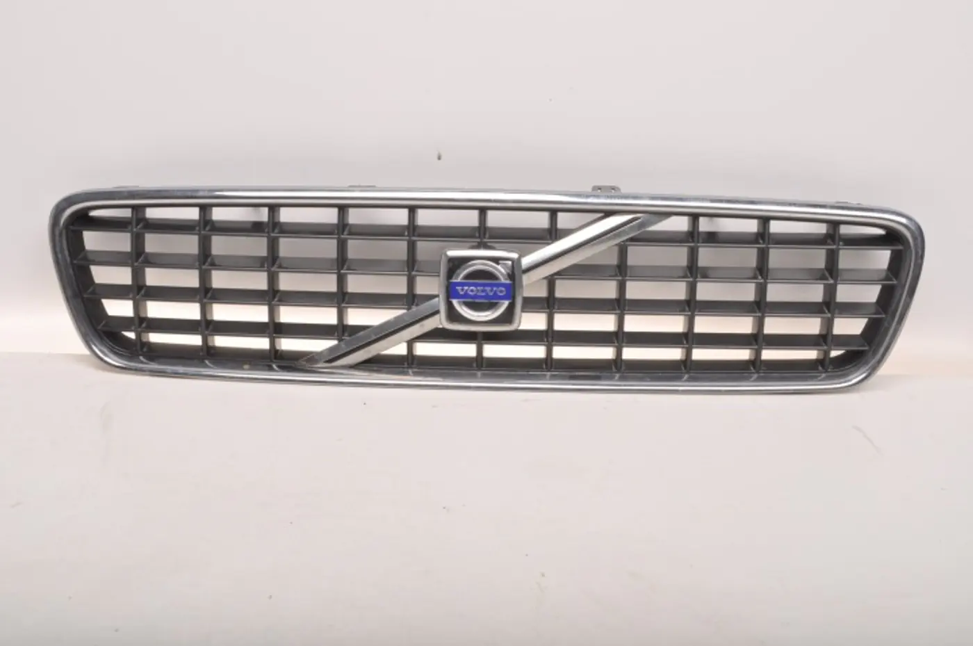 Решетка радиатора к Volvo S40 2004