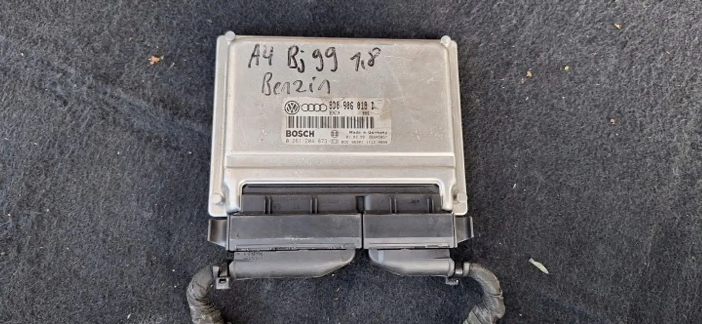 Блок управления двигателем к Audi S4 1997