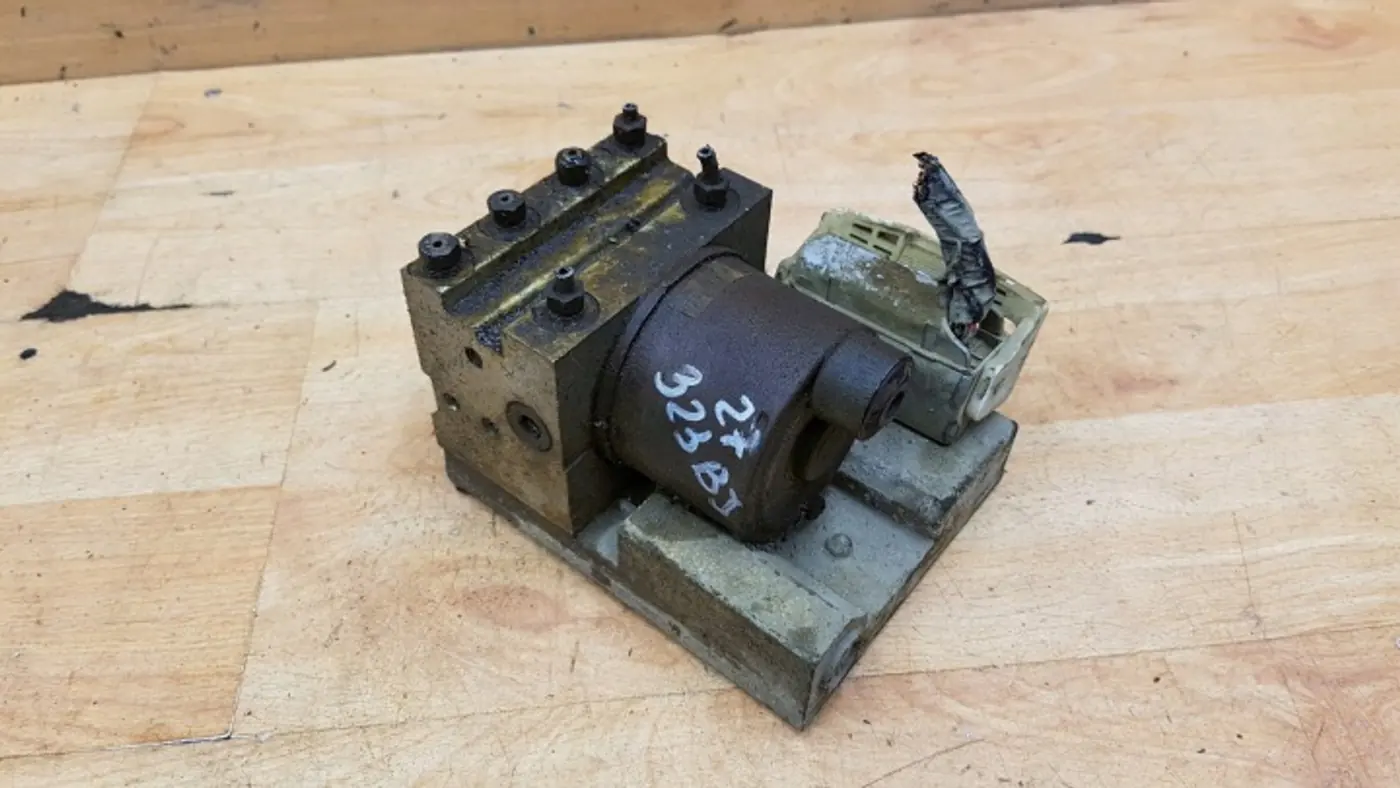 Блок ABS к Mazda 323 1998