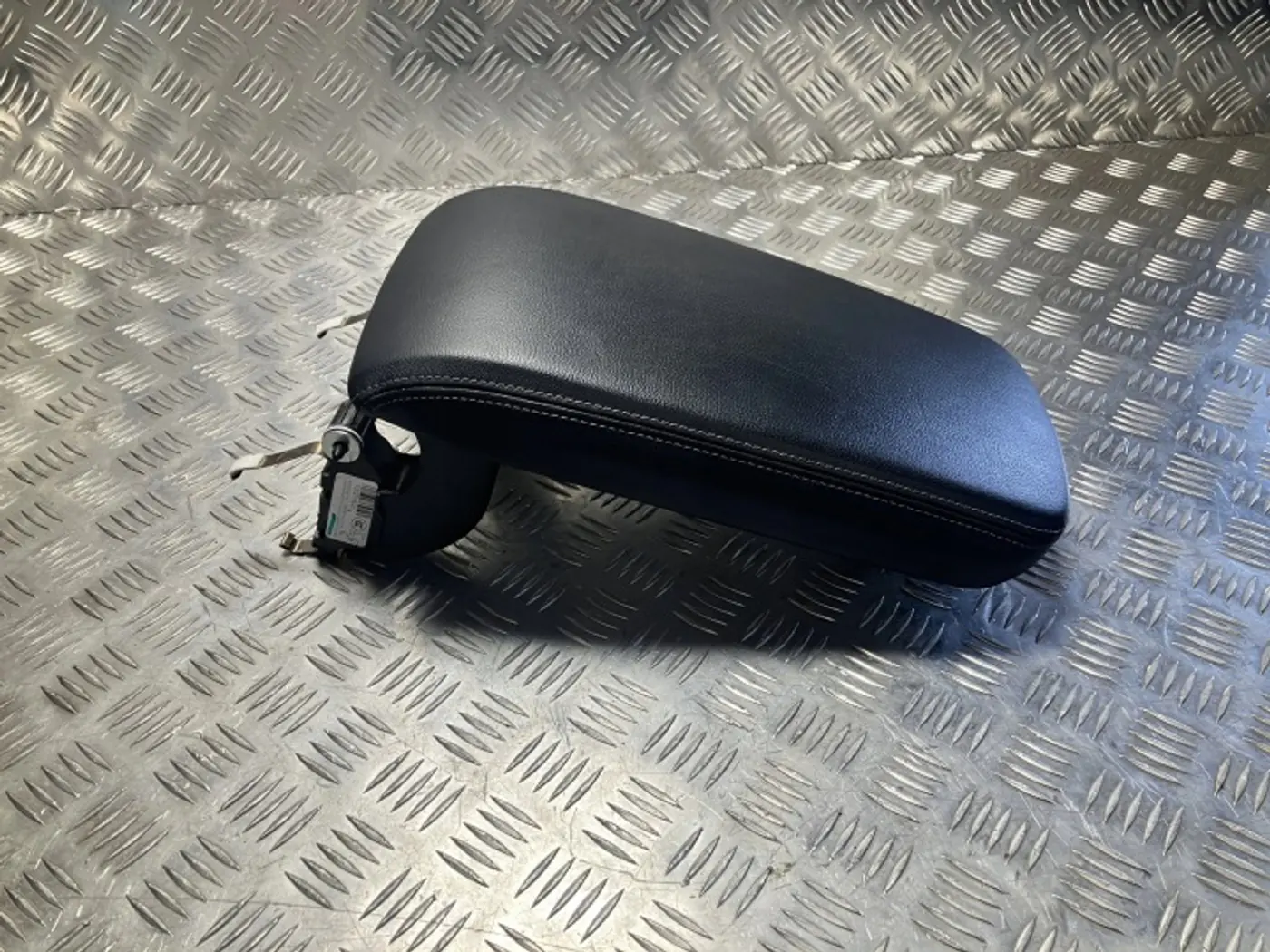 Подлокотник к BMW X3 2017